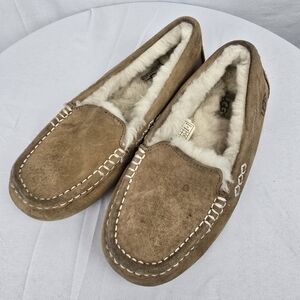 UGG Women's Tan Suede Loafers Slippers Sz 6